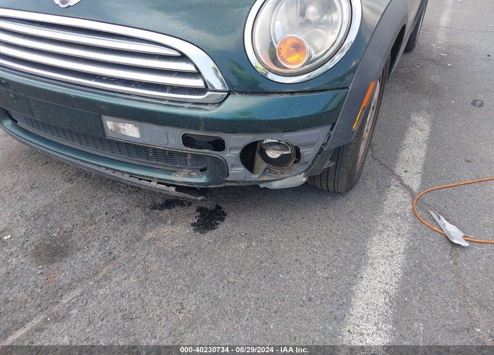 2010 MINI COOPER VIN: WMWMF3C51ATZ64256
