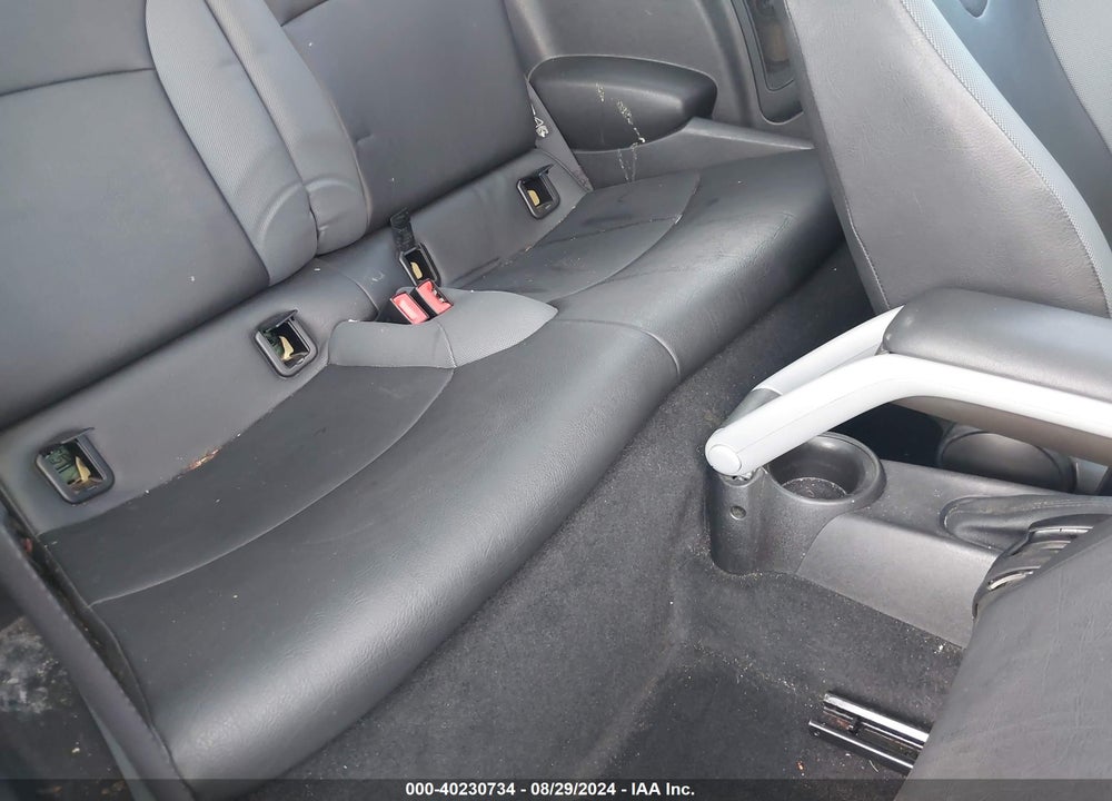 2010 MINI COOPER VIN: WMWMF3C51ATZ64256