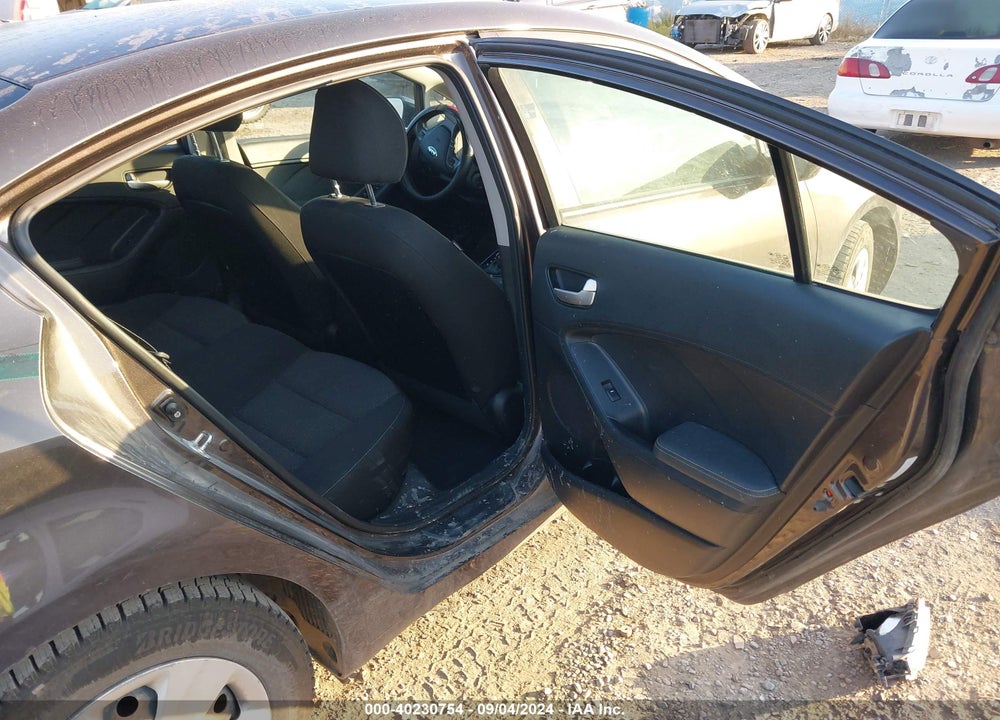 2017 KIA FORTE LX VIN: 3KPFK4A76HE143075