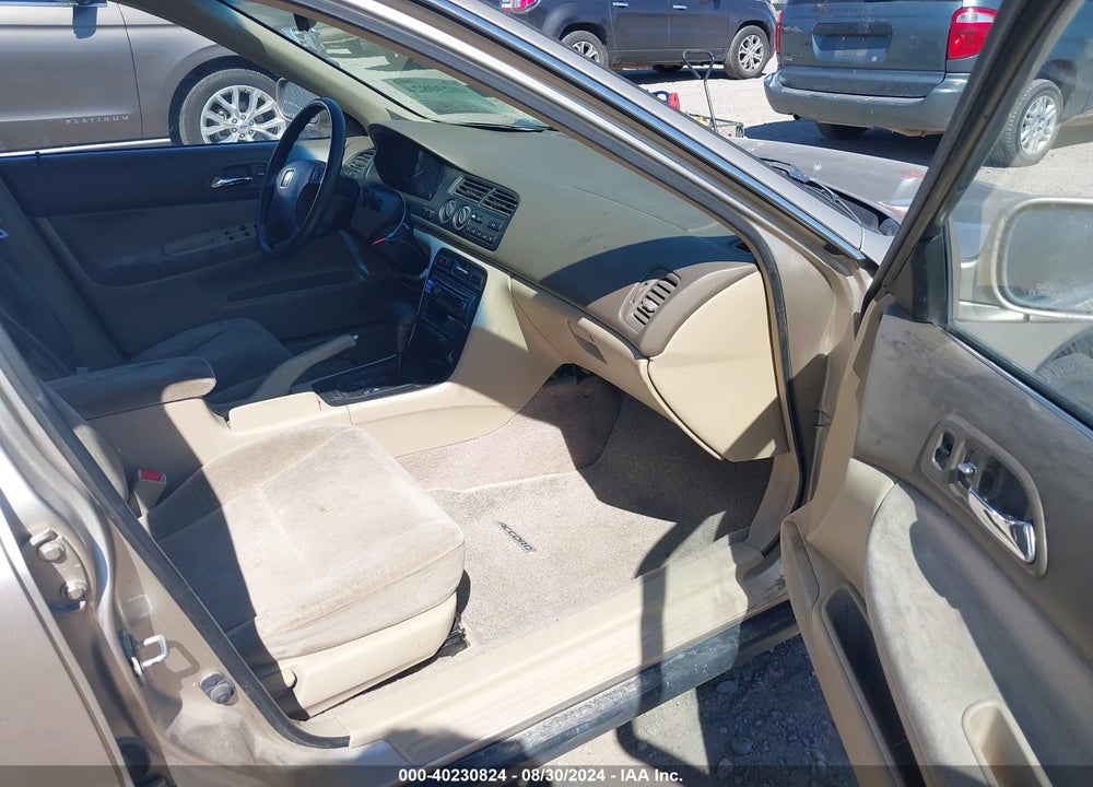 1995 HONDA ACCORD LX VIN: JHMCD5638SC054498