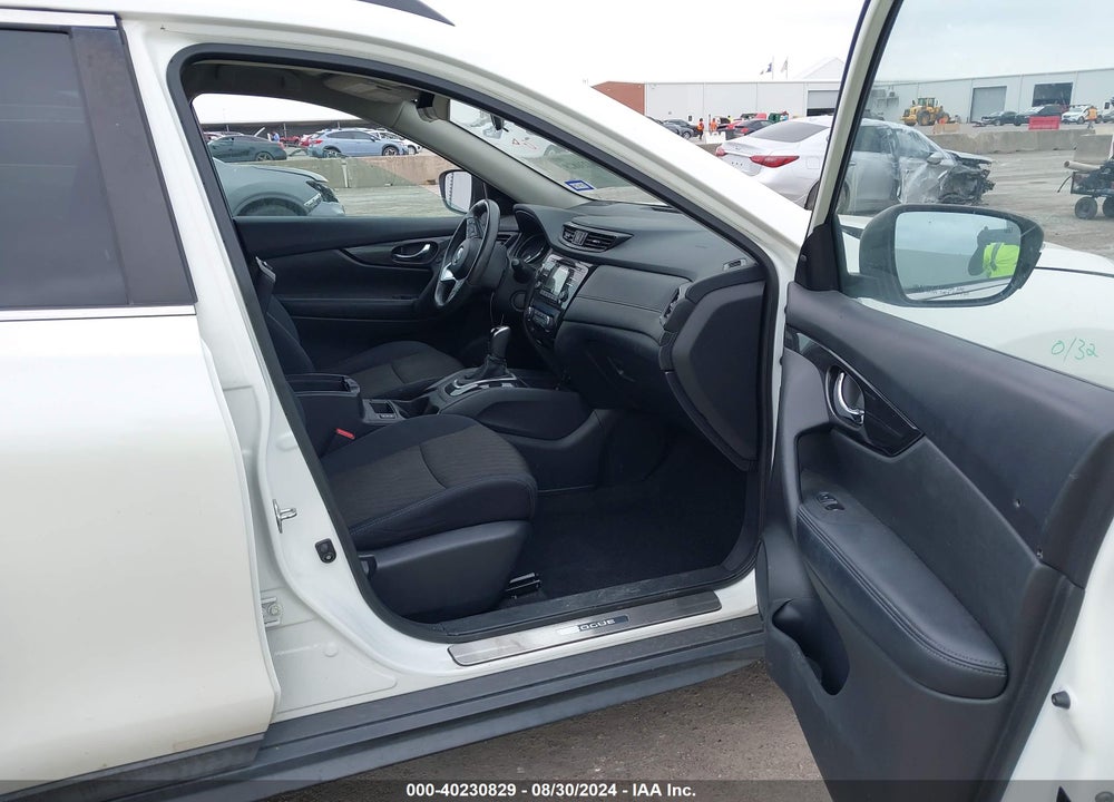 2017 NISSAN ROGUE SV VIN: 5N1AT2MT1HC871183