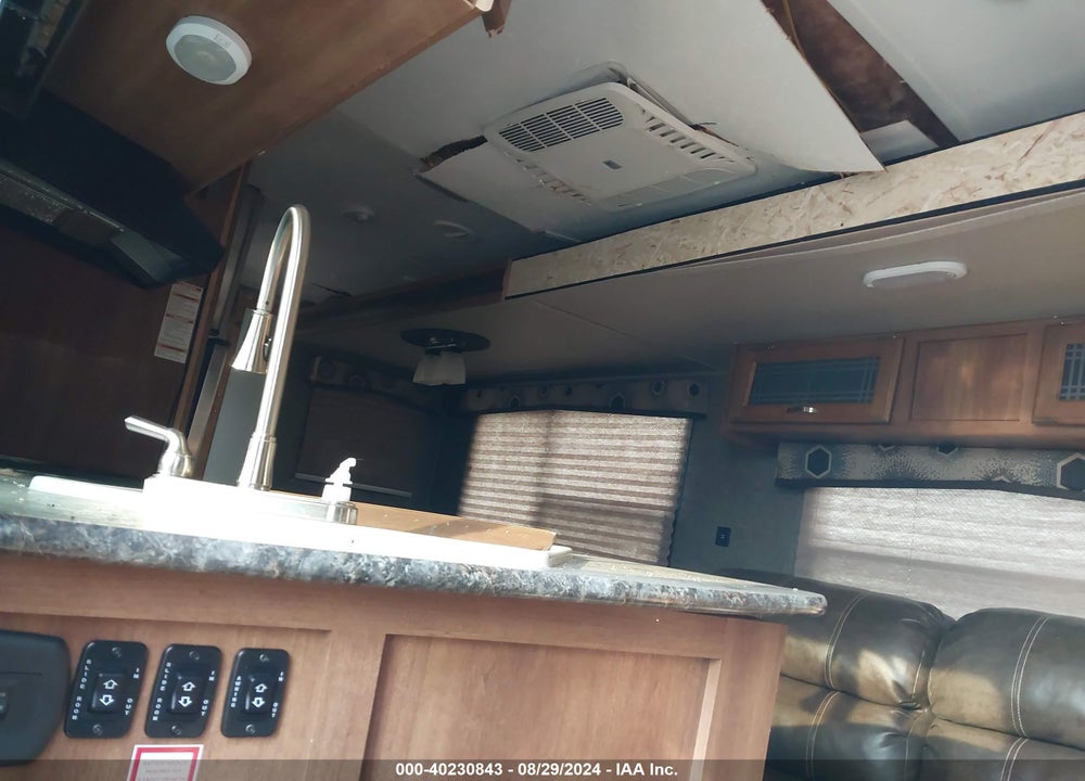 2017 SPRINGDALE TRAVEL TRAILER VIN: 4YDT3032XH3103595