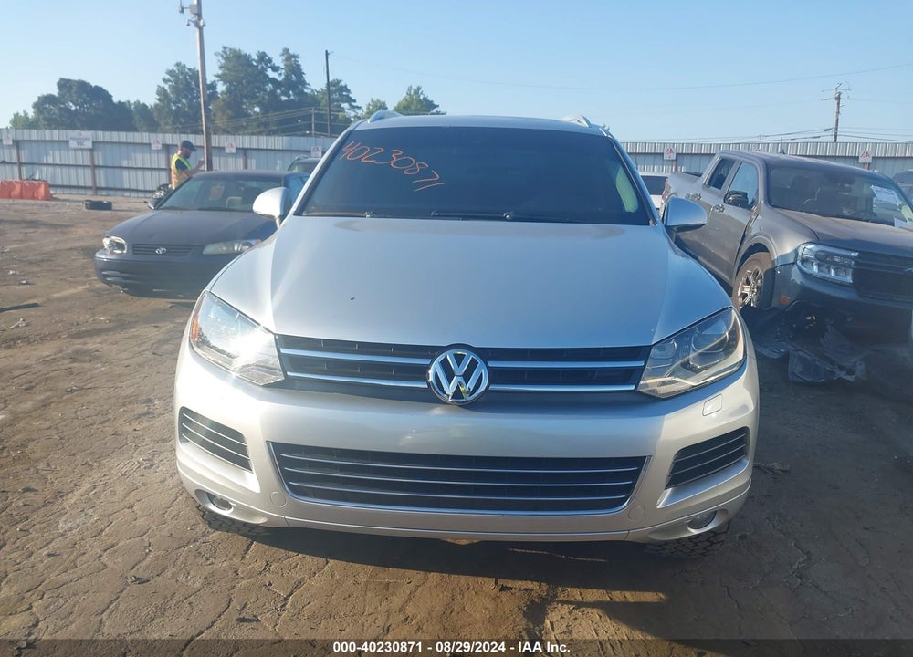 2014 VOLKSWAGEN TOUAREG TDI SPORT VIN: WVGEP9BP3ED012798