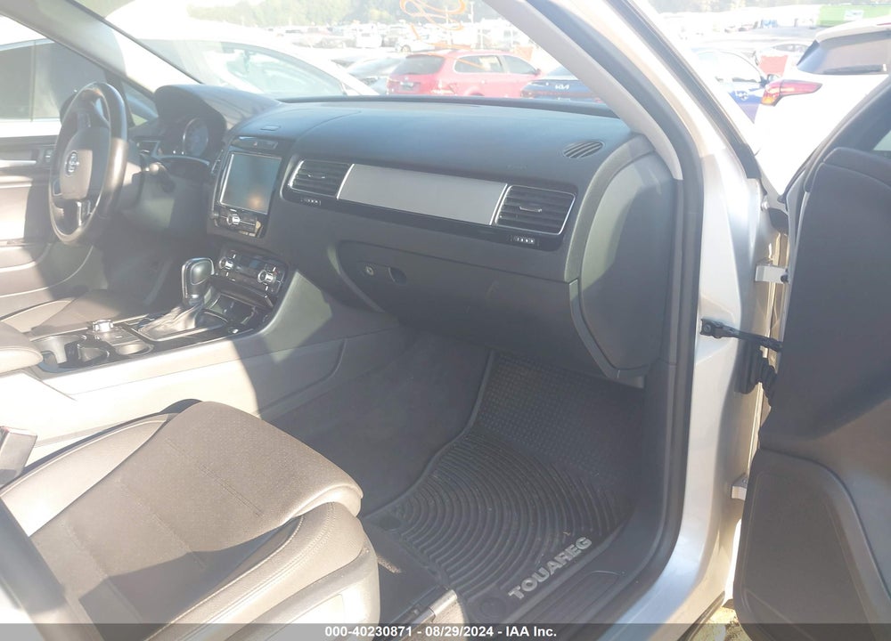 2014 VOLKSWAGEN TOUAREG TDI SPORT VIN: WVGEP9BP3ED012798