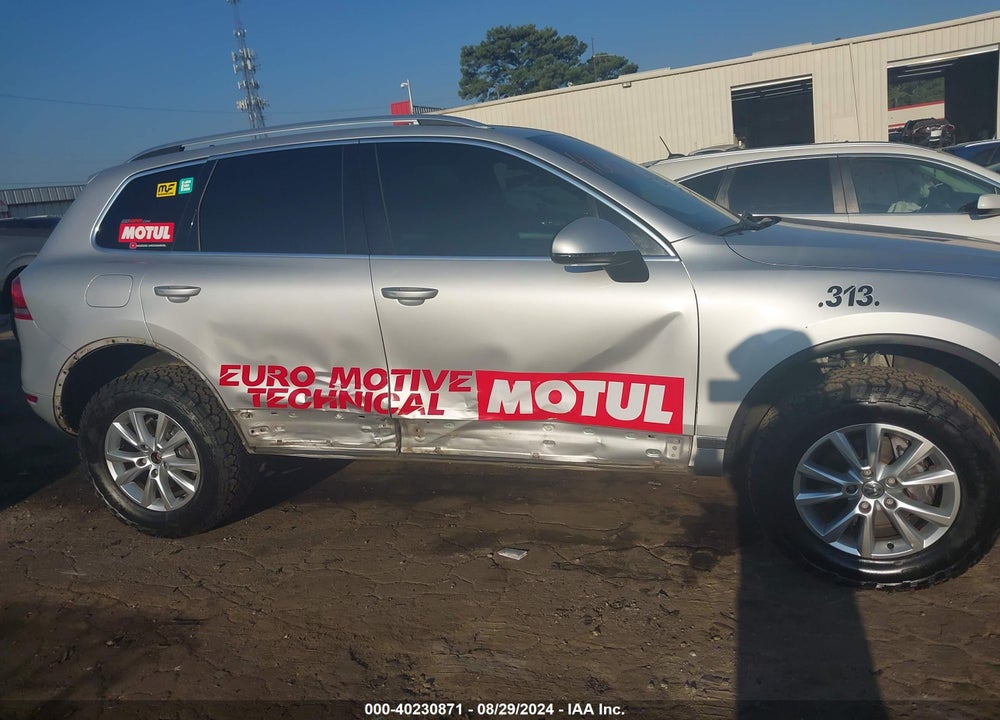 2014 VOLKSWAGEN TOUAREG TDI SPORT VIN: WVGEP9BP3ED012798