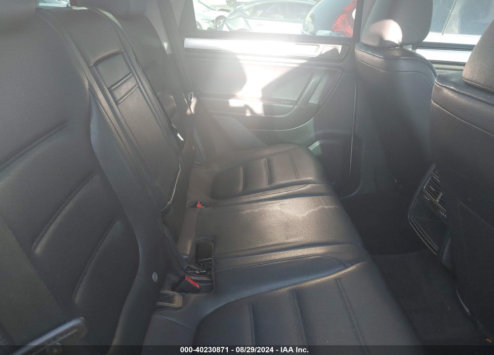 2014 VOLKSWAGEN TOUAREG TDI SPORT VIN: WVGEP9BP3ED012798