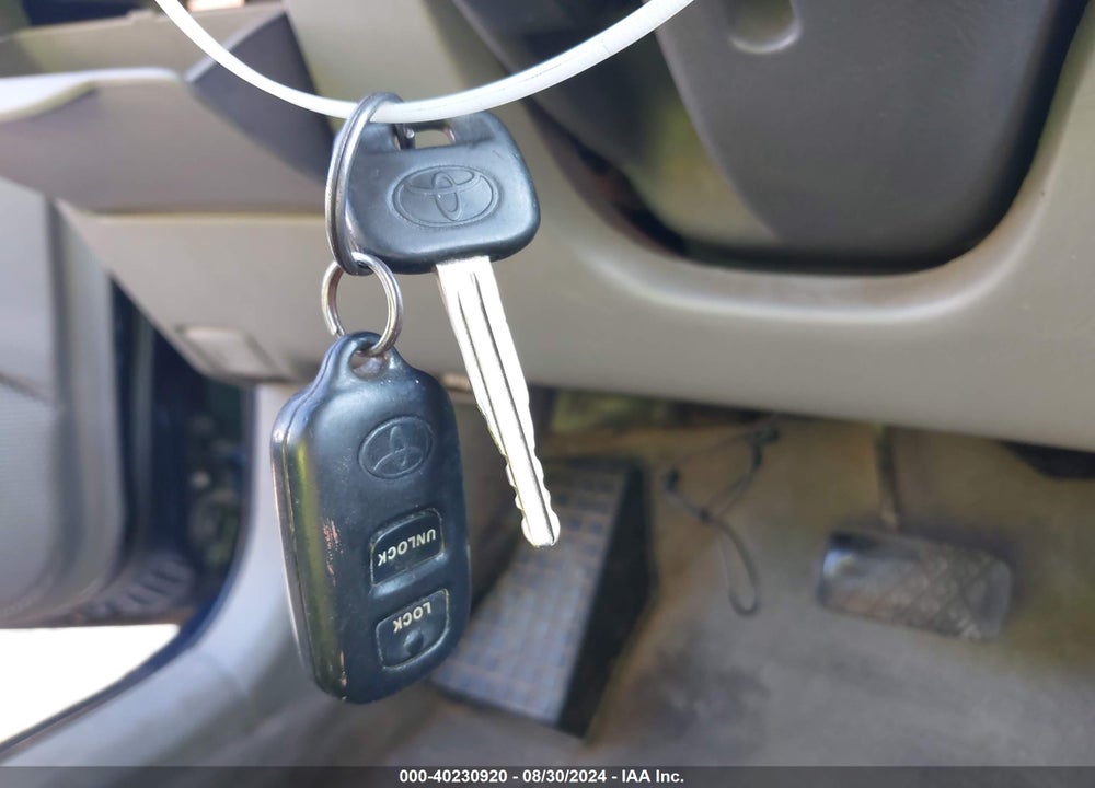 2004 TOYOTA COROLLA LE VIN: JTDBR32E842029815