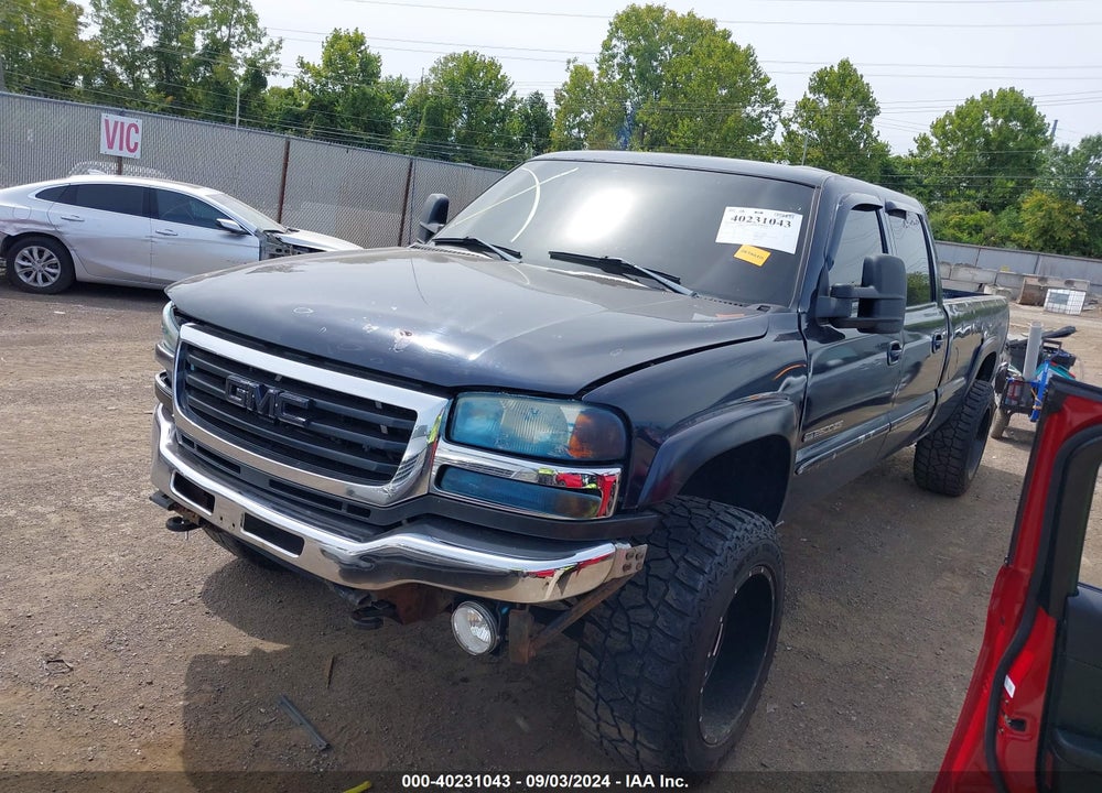2005 GMC SIERRA 2500HD SLE VIN: 1GTHK23U05F925440