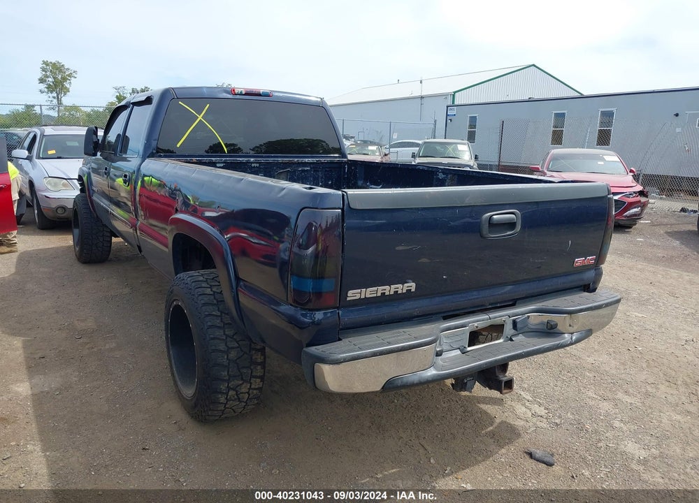 2005 GMC SIERRA 2500HD SLE VIN: 1GTHK23U05F925440