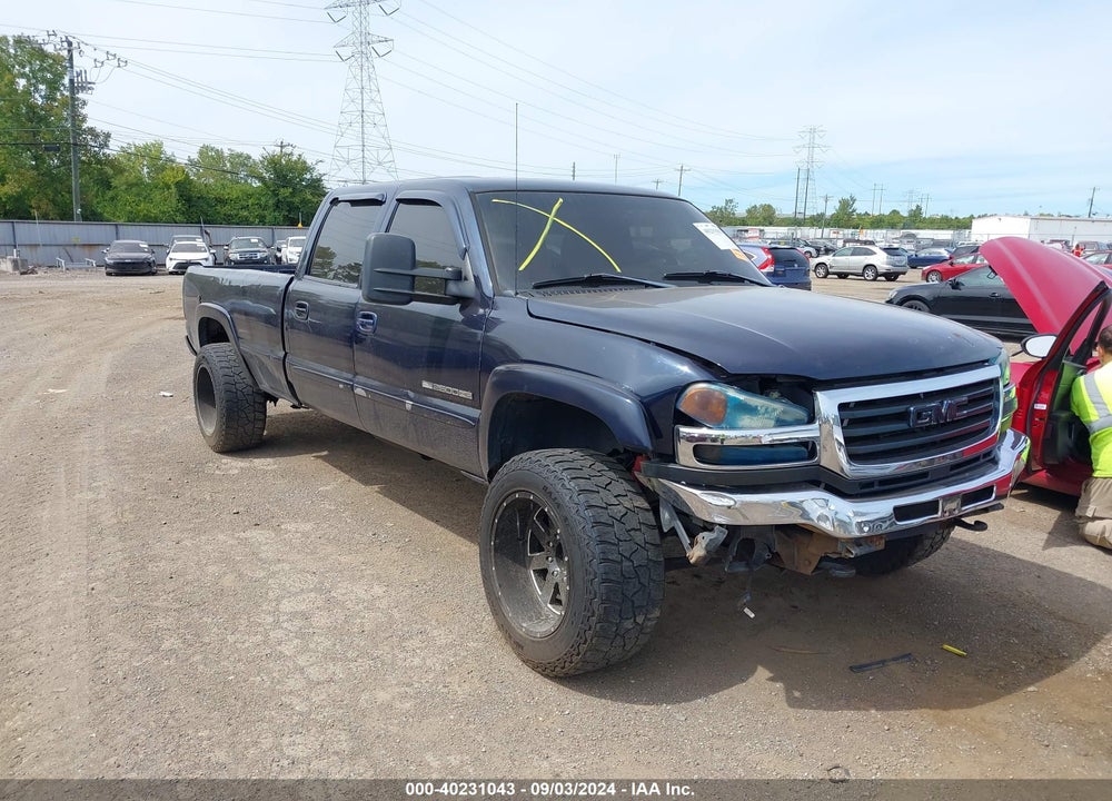 2005 GMC SIERRA 2500HD SLE VIN: 1GTHK23U05F925440