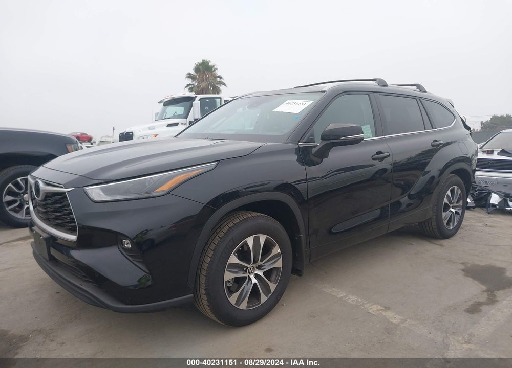 2024 TOYOTA HIGHLANDER XLE VIN: 5TDKDRBH1RS558535