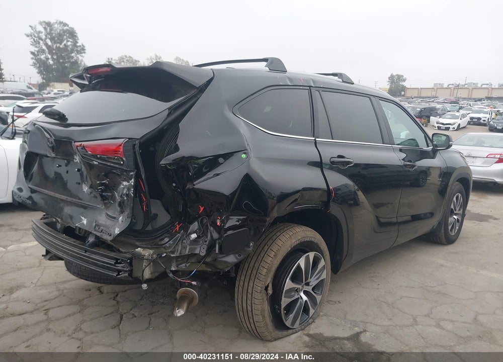 2024 TOYOTA HIGHLANDER XLE VIN: 5TDKDRBH1RS558535