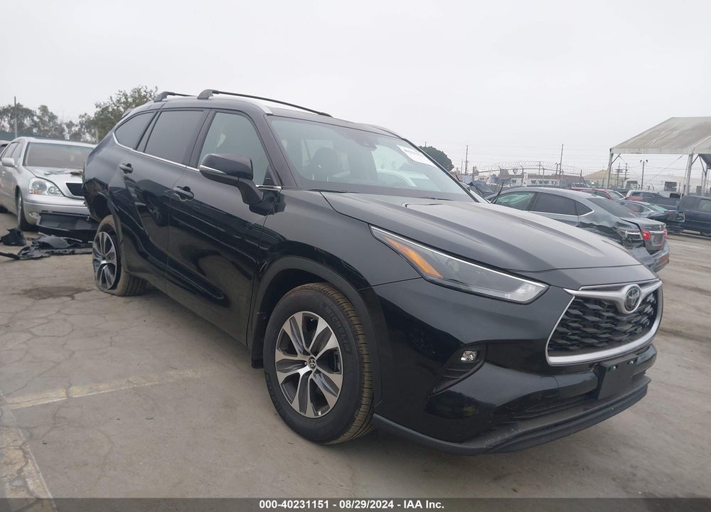2024 TOYOTA HIGHLANDER XLE VIN: 5TDKDRBH1RS558535