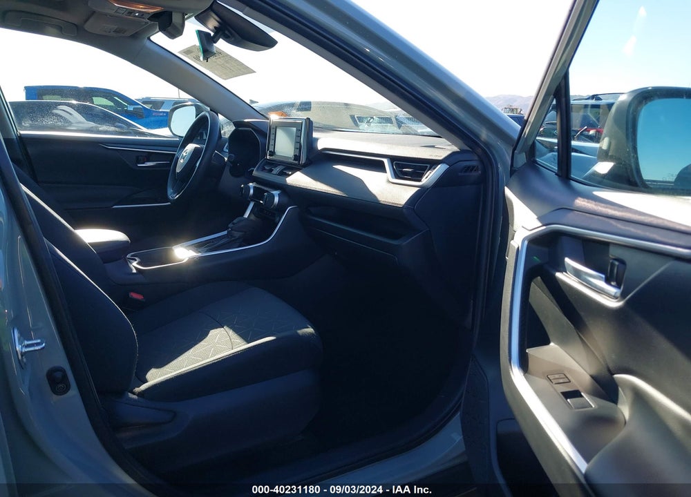2021 TOYOTA RAV4 XLE VIN: 2T3W1RFVXMW152285