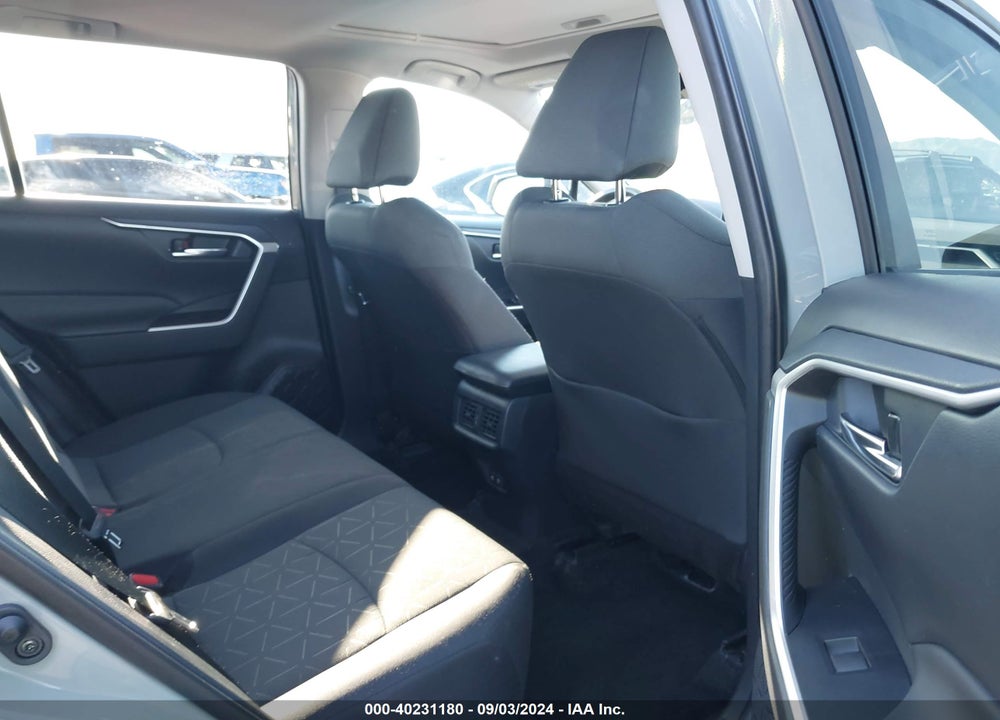 2021 TOYOTA RAV4 XLE VIN: 2T3W1RFVXMW152285