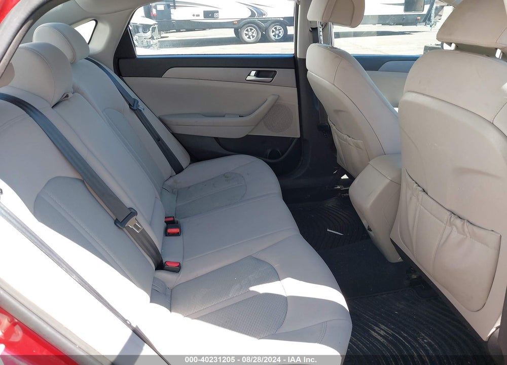 2015 HYUNDAI SONATA SE VIN: 5NPE24AF8FH121381