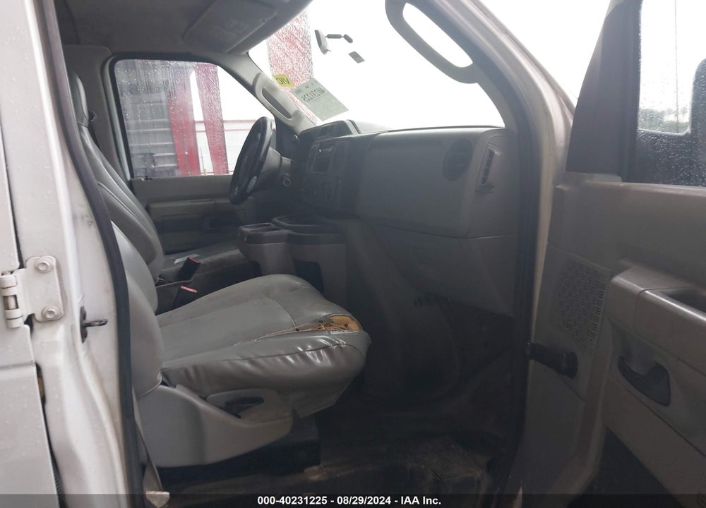 2013 FORD E-350 SUPER DUTY XL VIN: 1FBSS3BL1DDB17696