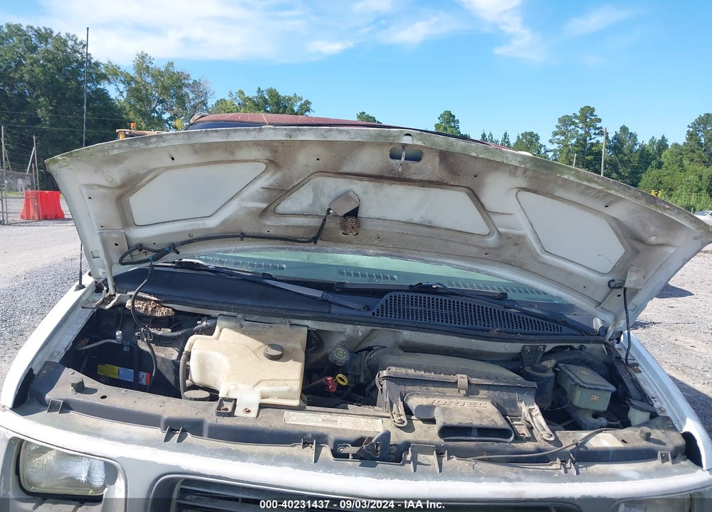 2000 GMC SAVANA VIN: 1GKFG15R1Y1165696