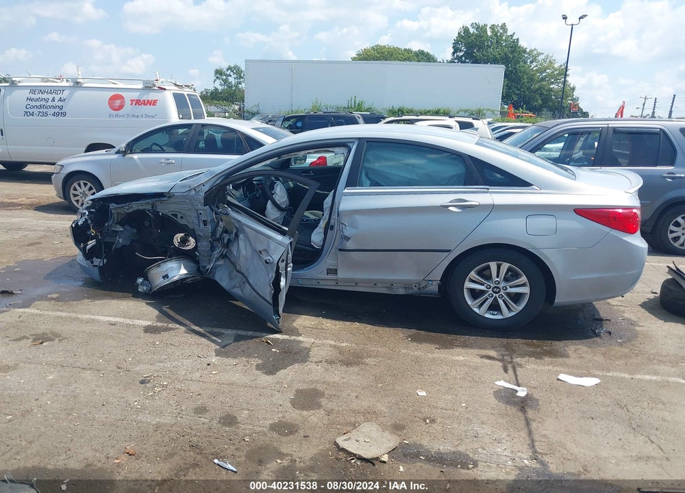 2013 HYUNDAI SONATA GLS VIN: 5NPEB4AC9DH722821