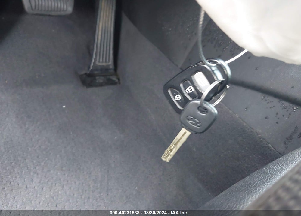 2013 HYUNDAI SONATA GLS VIN: 5NPEB4AC9DH722821