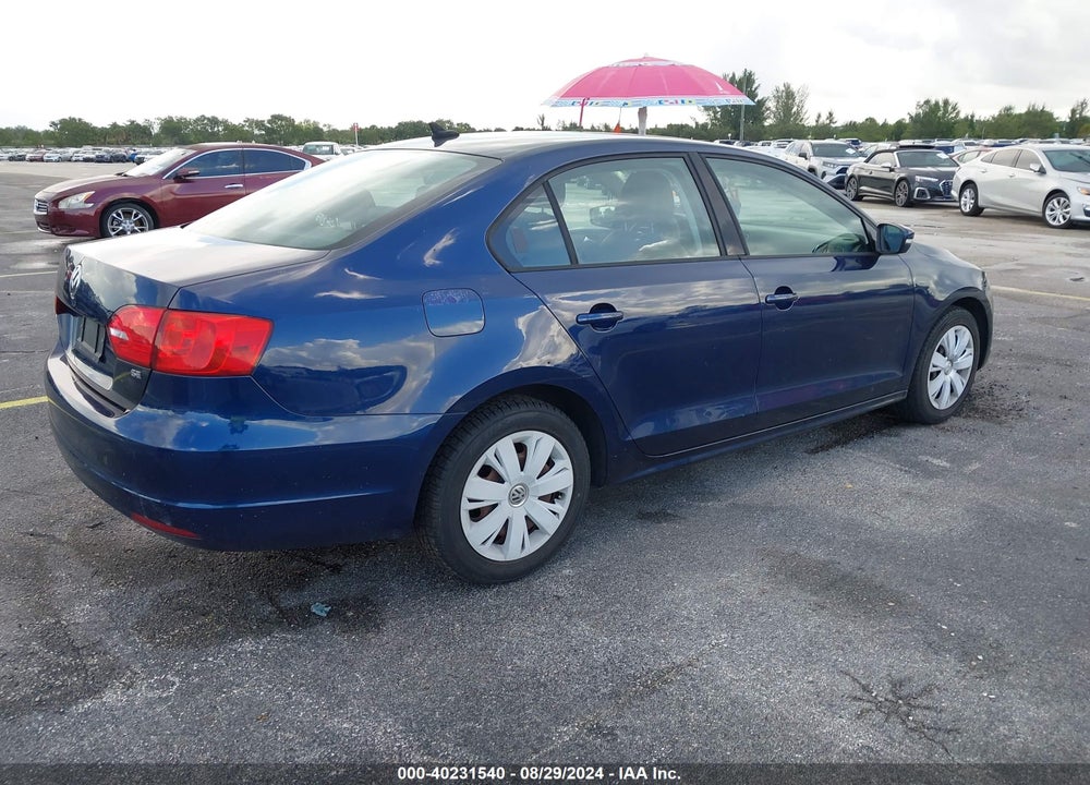 2014 VOLKSWAGEN JETTA 1.8T SE VIN: 3VWD17AJ3EM402028