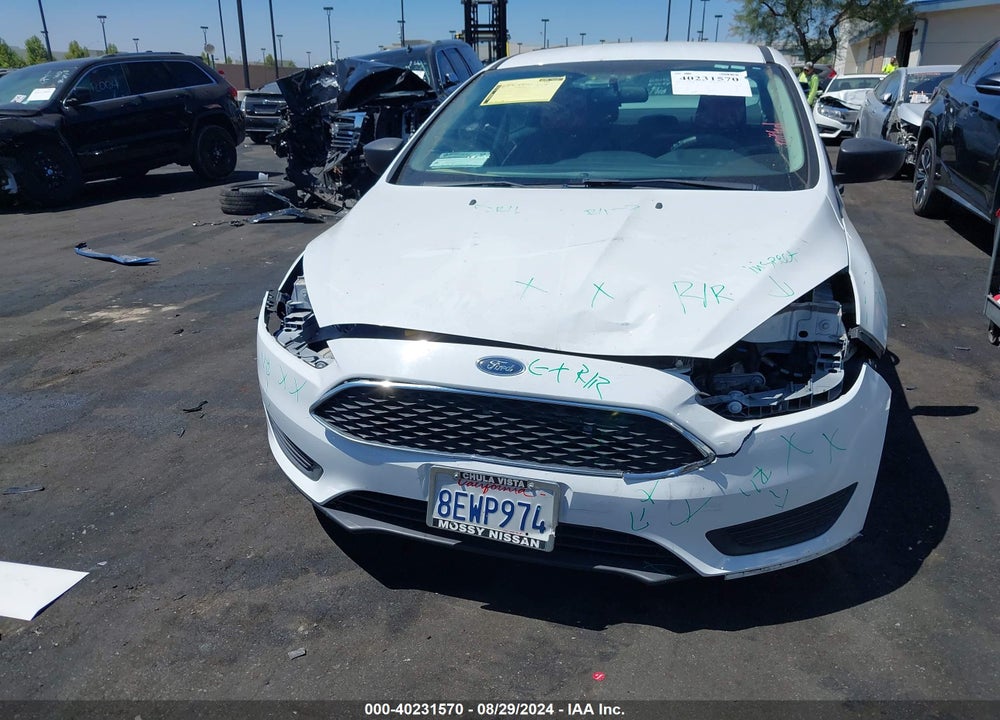 2018 FORD FOCUS S VIN: 1FADP3E27JL313058