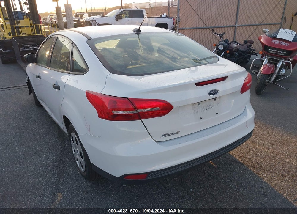 2018 FORD FOCUS S VIN: 1FADP3E27JL313058