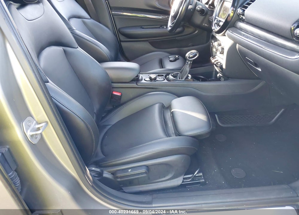 2017 MINI CLUBMAN COOPER S VIN: WMWLU5C52H2E81262