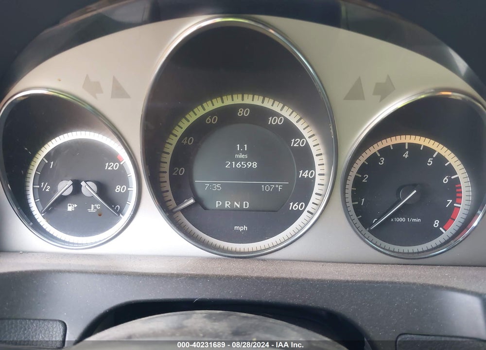 2011 MERCEDES-BENZ C 300 LUXURY/SPORT VIN: WDDGF5EB9BR156725