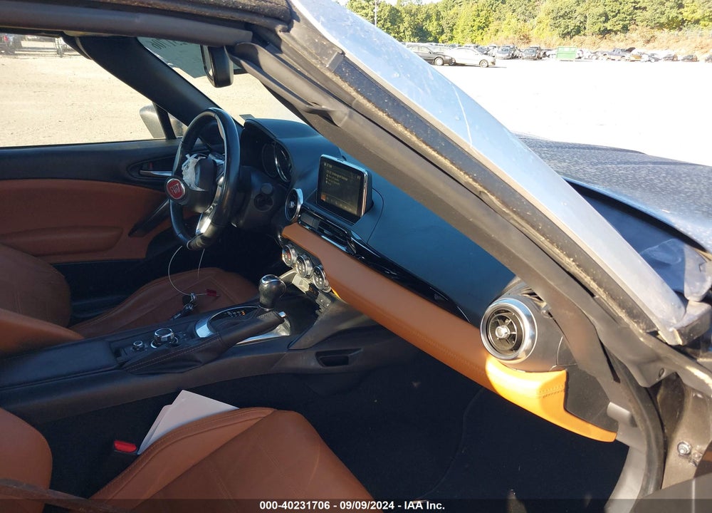 2017 FIAT 124 SPIDER LUSSO VIN: JC1NFAEK1H0125019