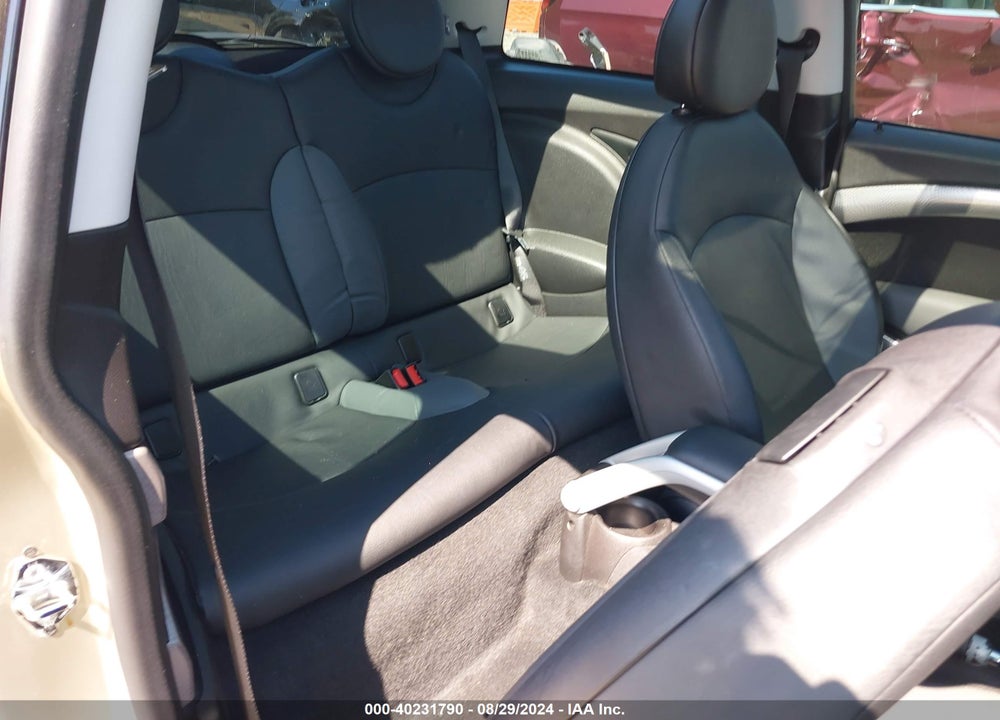 2007 MINI COOPER S VIN: WMWMF73587TL91646