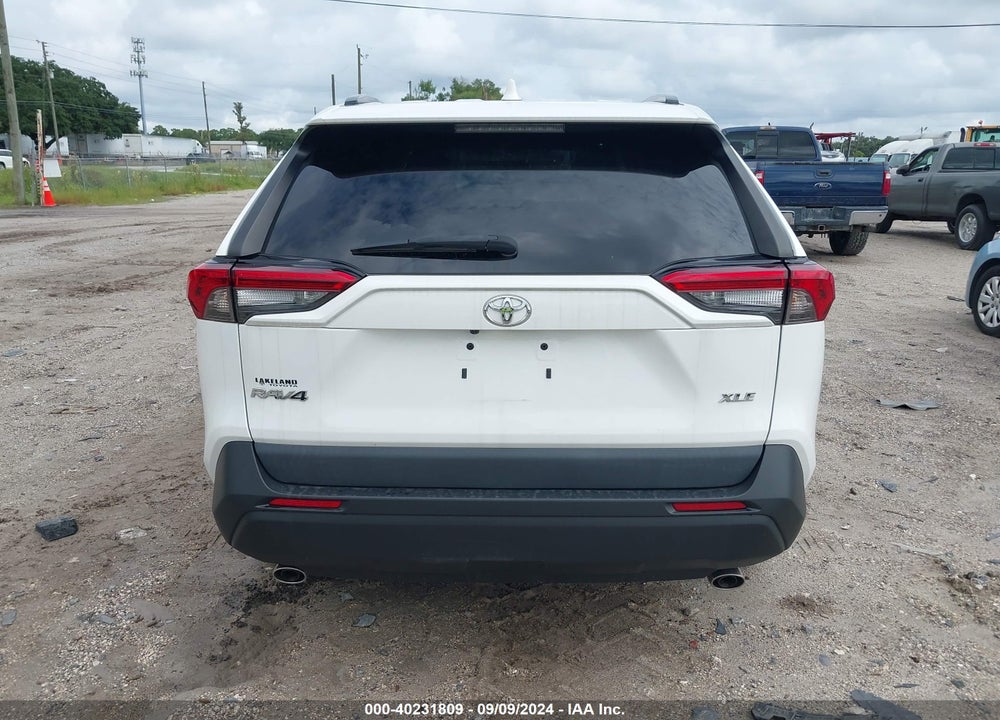 2021 TOYOTA RAV4 XLE VIN: 2T3W1RFV6MC104428