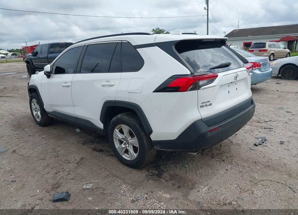 2021 TOYOTA RAV4 XLE VIN: 2T3W1RFV6MC104428