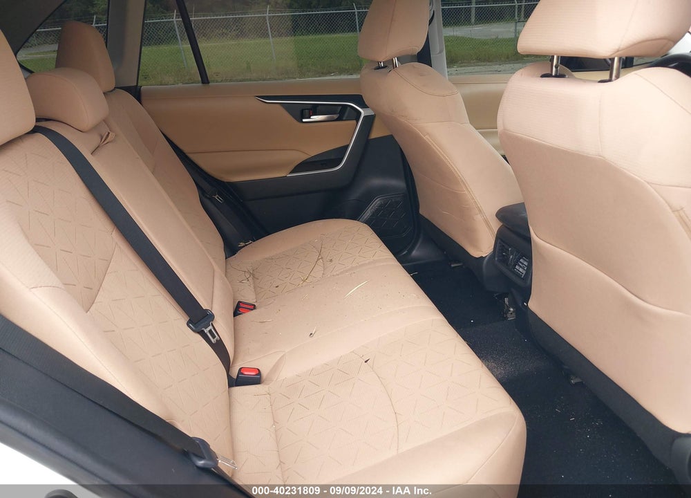 2021 TOYOTA RAV4 XLE VIN: 2T3W1RFV6MC104428