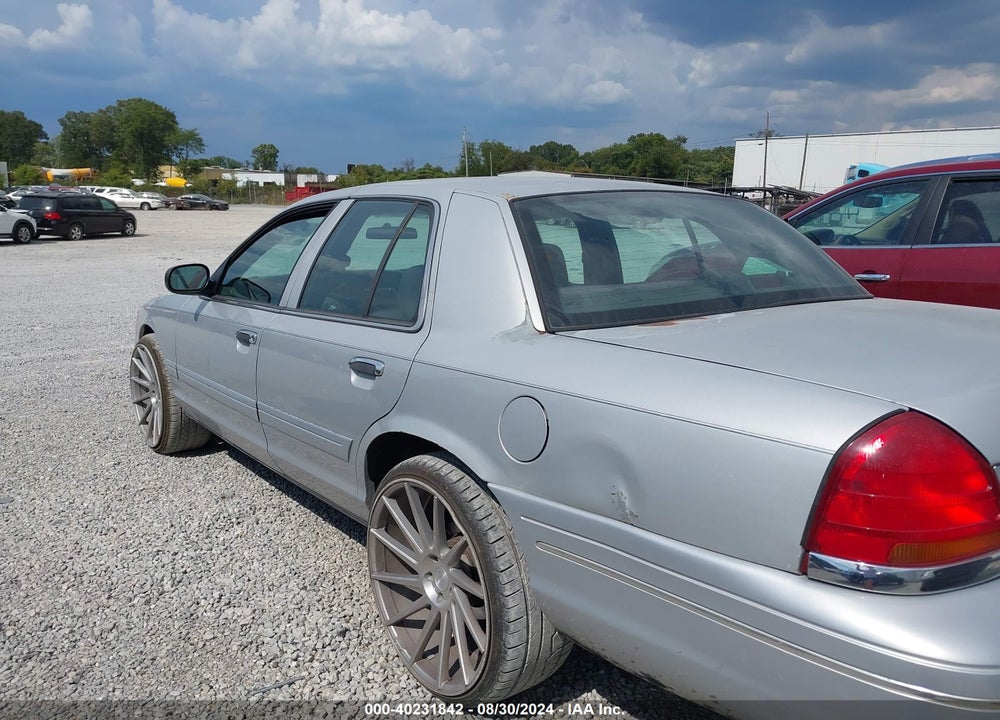 2003 FORD CROWN VICTORIA POLICE VIN: 2FAHP71W13X204988