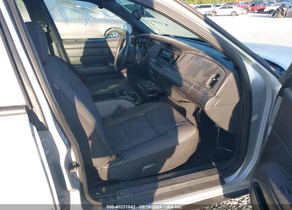 2003 FORD CROWN VICTORIA POLICE VIN: 2FAHP71W13X204988