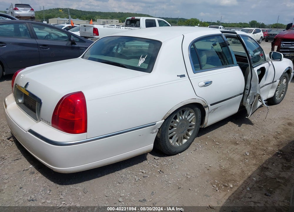 2008 LINCOLN TOWN CAR SIGNATURE LIMITED VIN: 2LNHM82W28X645474