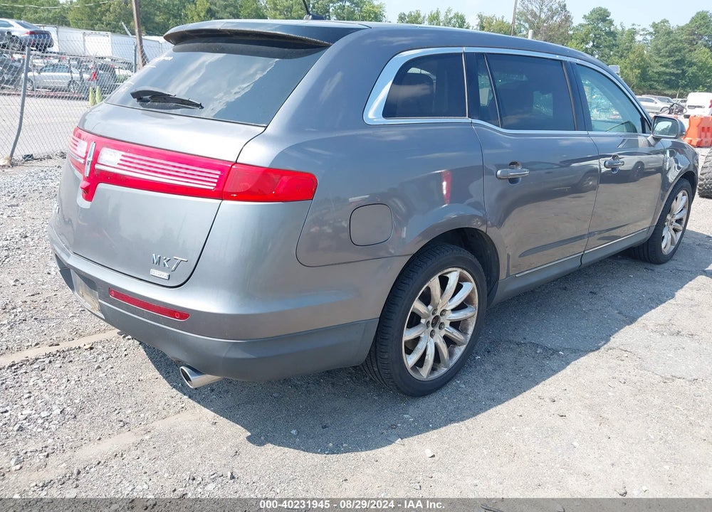 2010 LINCOLN MKT VIN: 2LMHJ5AR5ABJ17910