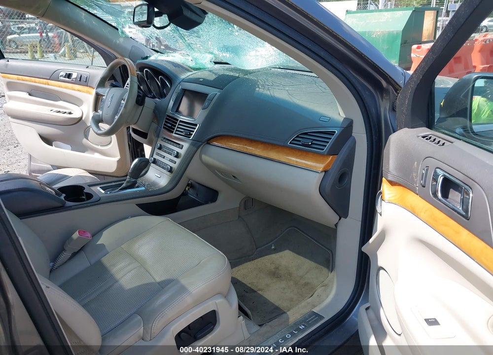 2010 LINCOLN MKT VIN: 2LMHJ5AR5ABJ17910