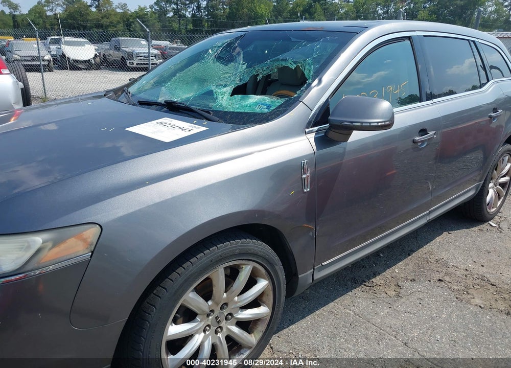 2010 LINCOLN MKT VIN: 2LMHJ5AR5ABJ17910