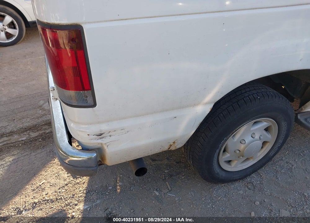 2004 FORD E-350 SUPER DUTY CHATEAU/XL/XLT VIN: 1FBNE31L74HB25347