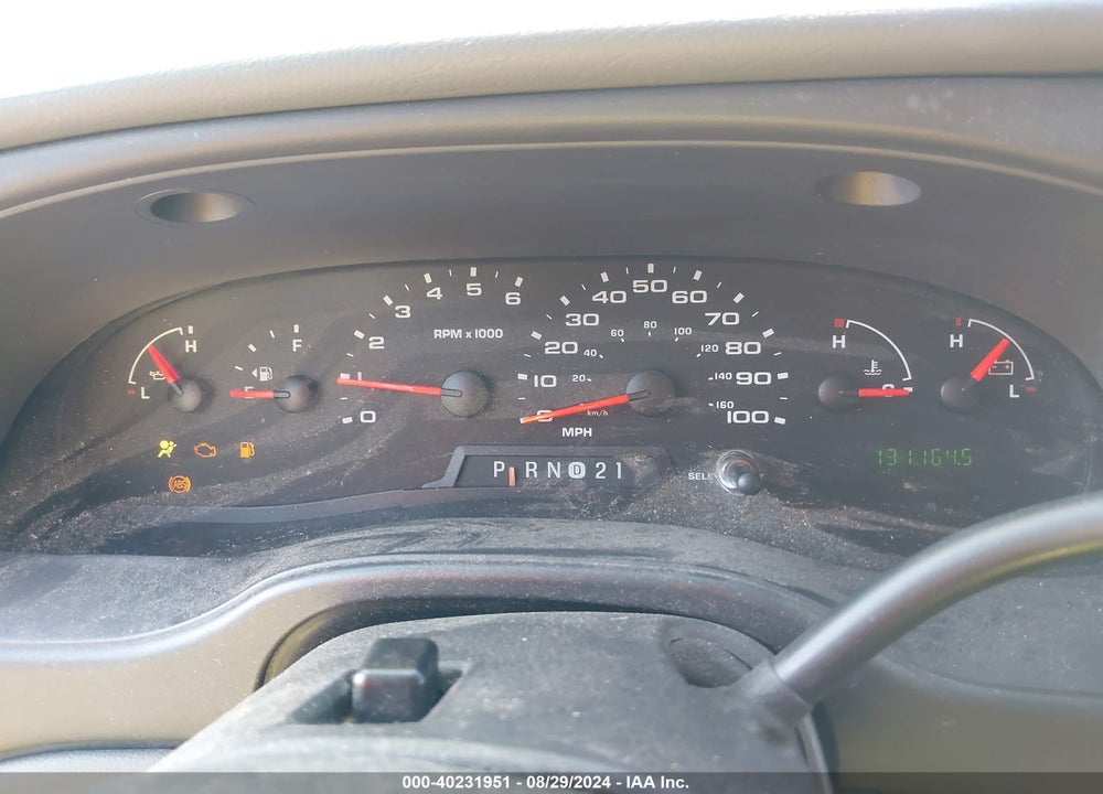 2004 FORD E-350 SUPER DUTY CHATEAU/XL/XLT VIN: 1FBNE31L74HB25347