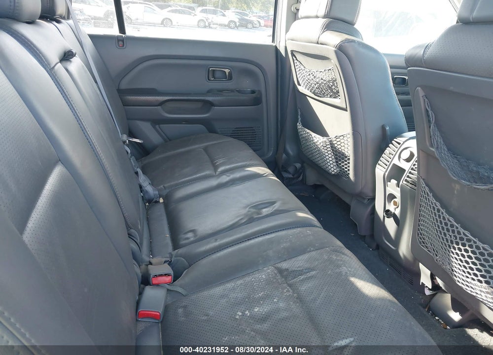 2005 HONDA PILOT EX-L VIN: 5FNYF18515B017082