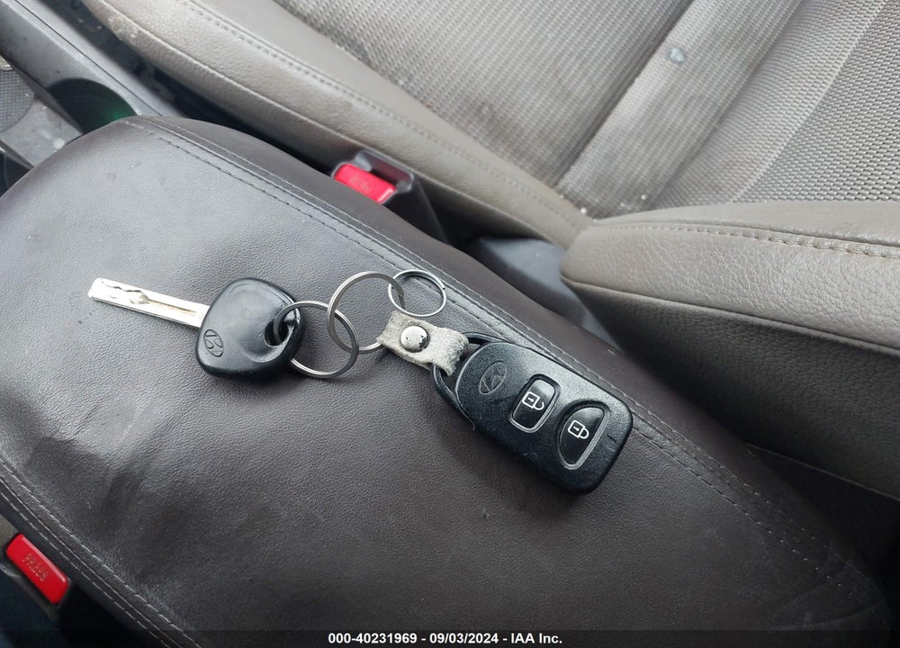 2015 HYUNDAI TUCSON SE VIN: KM8JU3AG2FU009978
