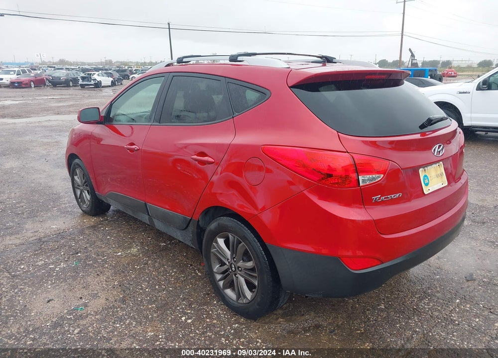 2015 HYUNDAI TUCSON SE VIN: KM8JU3AG2FU009978