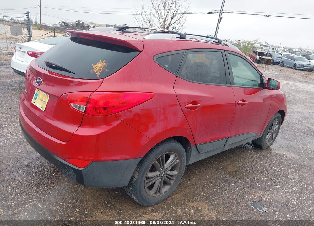 2015 HYUNDAI TUCSON SE VIN: KM8JU3AG2FU009978