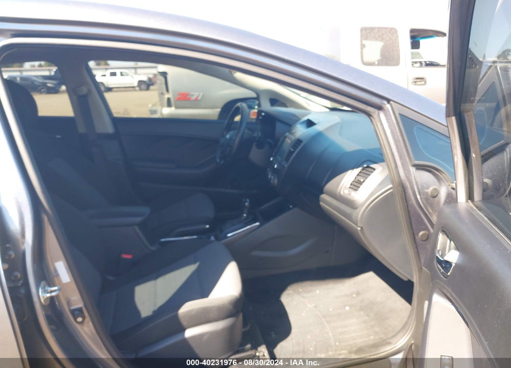 2018 KIA FORTE S VIN: 3KPFL4A7XJE273010