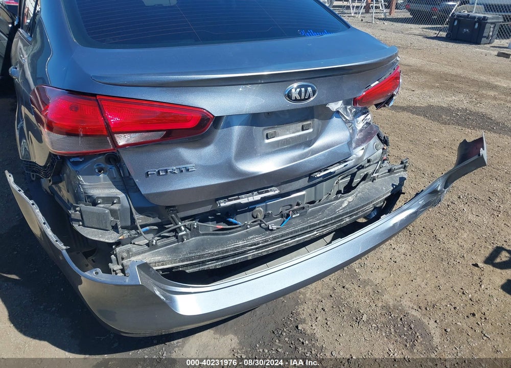 2018 KIA FORTE S VIN: 3KPFL4A7XJE273010