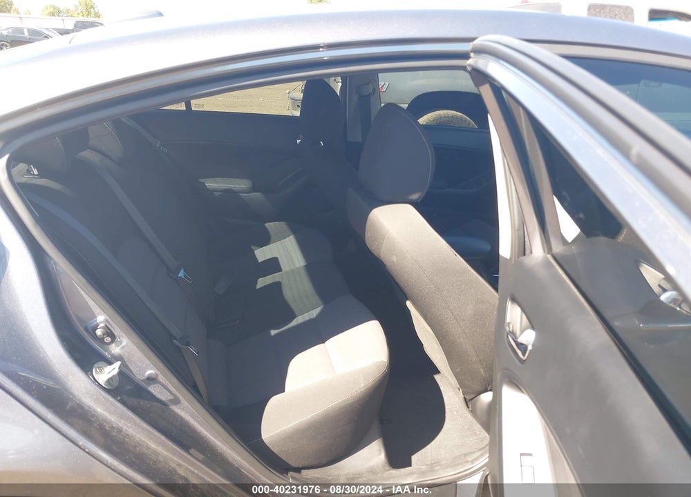 2018 KIA FORTE S VIN: 3KPFL4A7XJE273010