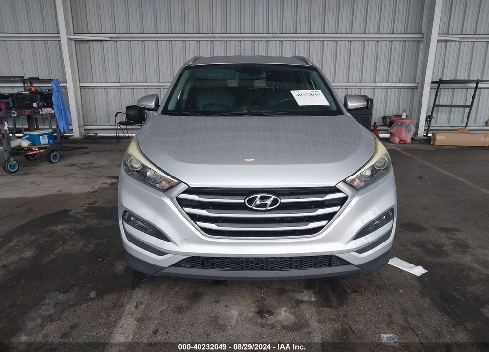 2017 HYUNDAI TUCSON VIN: KM8J33A40HU545565